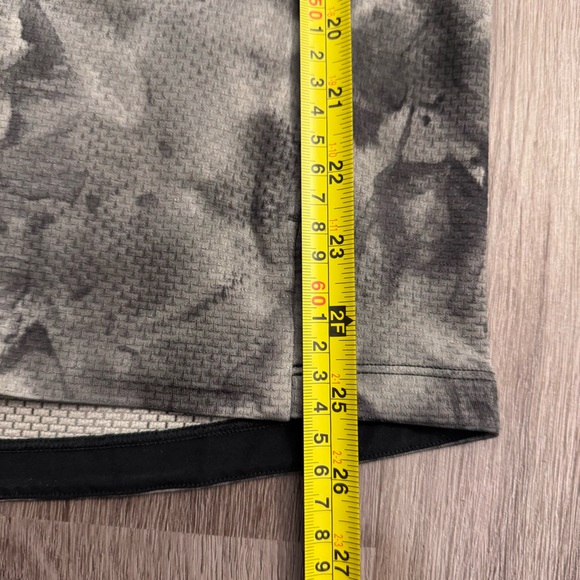 👝CLEAR OUT BNWOT Lululemon Textured Tech Hoodie Size S Diamond Dye Raw - Picture 5 of 10